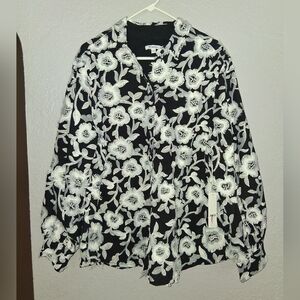 Chico's NWT Textured 3D Floral Black And White Embroidered 4/20